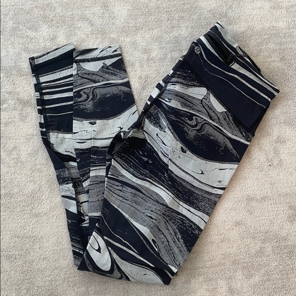 Lululemon leggings nulux fabric